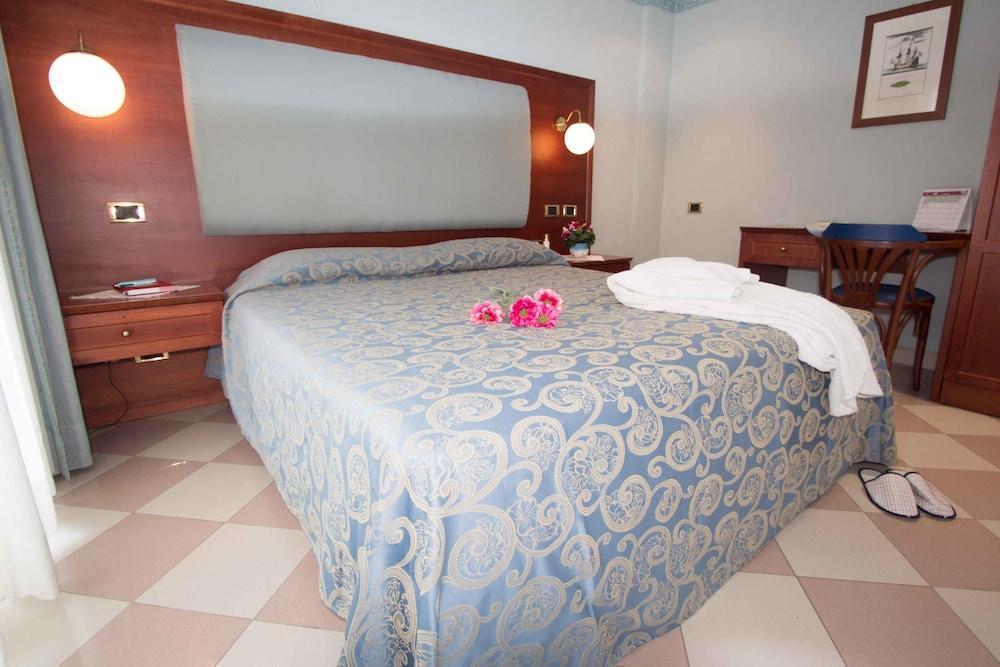 Hotel Costazzurra Grottammare Exterior foto