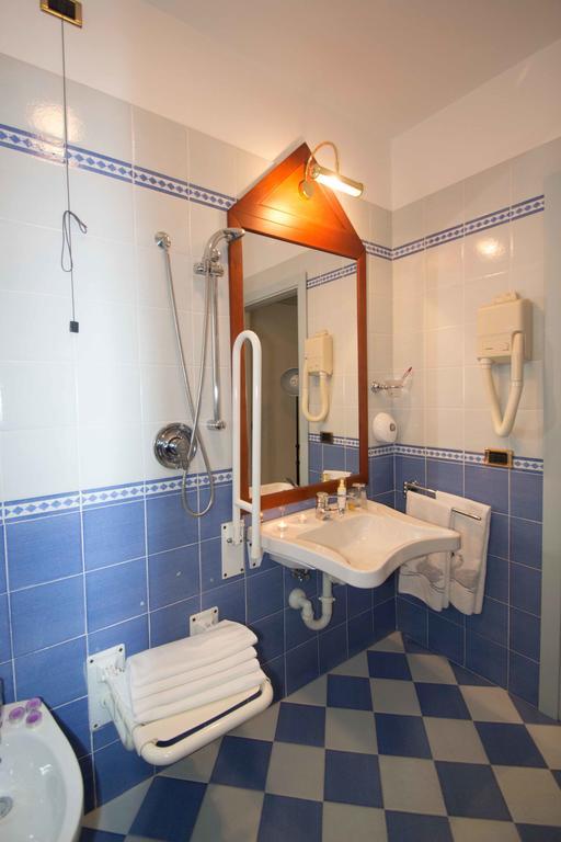 Hotel Costazzurra Grottammare Exterior foto
