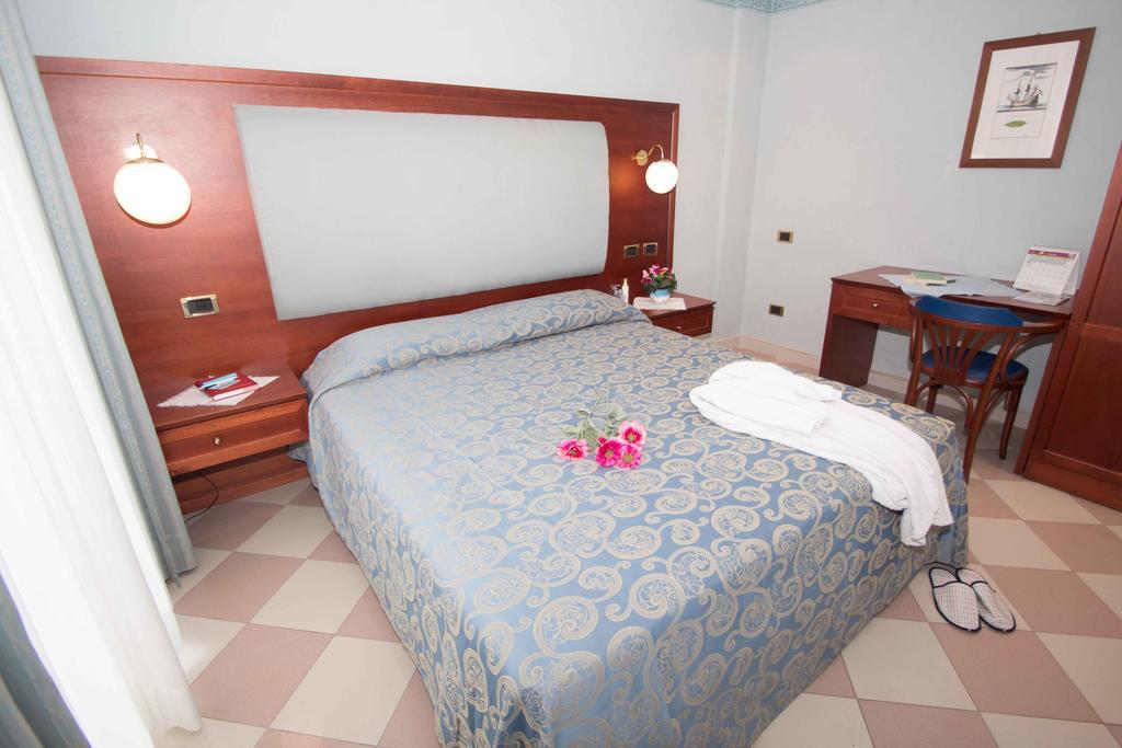 Hotel Costazzurra Grottammare Exterior foto